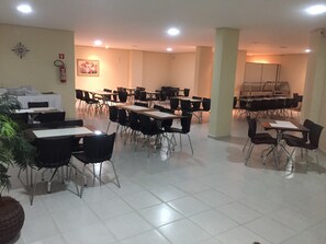 Dining - LUXURIOUS 2-BEDROOM APARTMENT WITH 7 SWIMMING POOLS! RPT2. 12X INTEREST-FREE INSTALLMENTS! VERY COMFORTABLE (Caldas Novas)