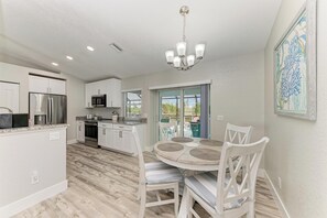 Dining - Starfish Villa Water View -Three Bedroom Two Bath (Port Charlotte)