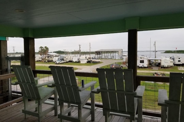 Spacious deck to overlook the bay at fisherman's cut