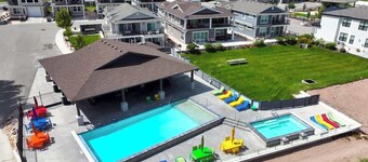 Admiraler Oasis. Ny byhus ved privat udvej ved stranden.