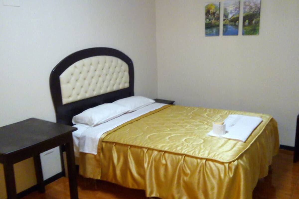 Free WiFi, bed sheets