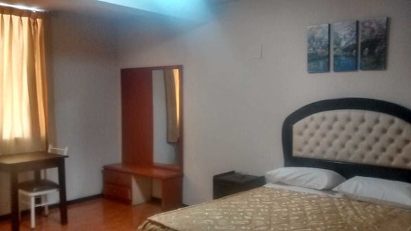 Enkeltrom, 1 enkeltseng, privat bad | Wi-fi (inkludert) og sengetøy