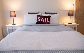 3 bedrooms, iron/ironing board, Internet, bed sheets