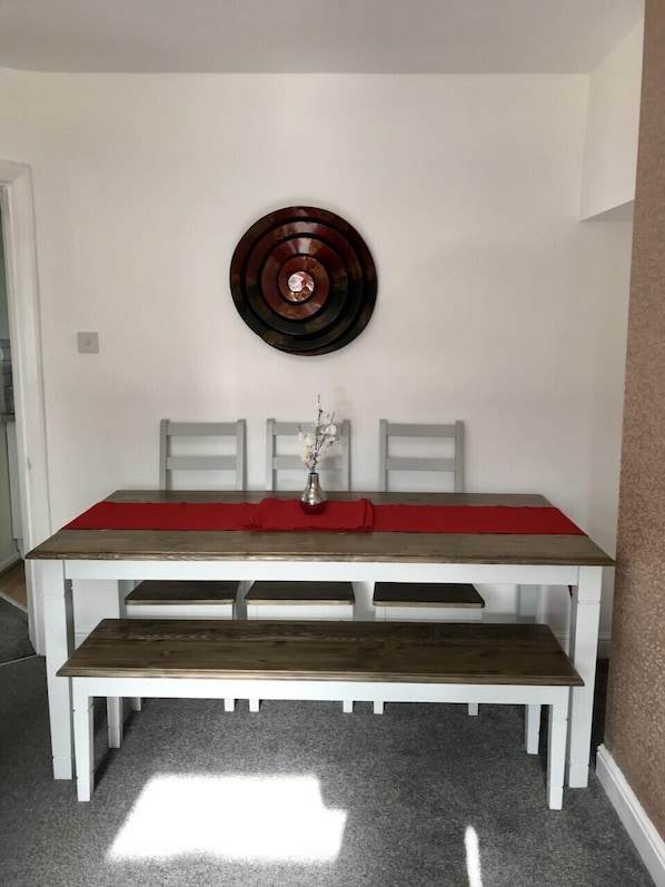 House, Private Bathroom (4 Bedroom) | Restaurant