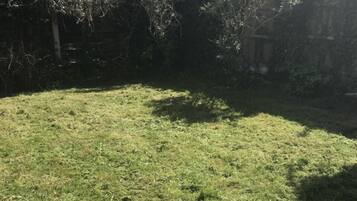 House, Private Bathroom (4 Bedroom) | Garden
