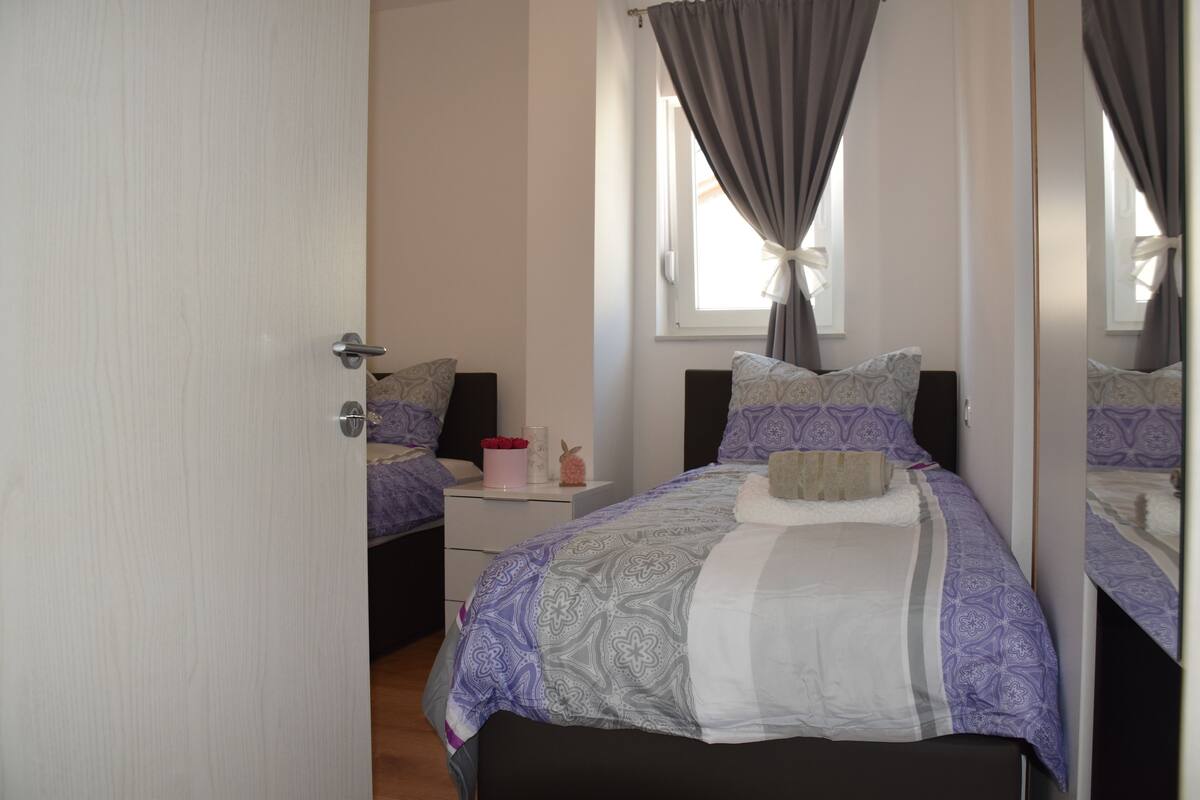Apartment, Sea View (Kate) | Iron/ironing board, WiFi (free), bed sheets