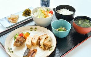 อาหารและเครื่องดื่ม