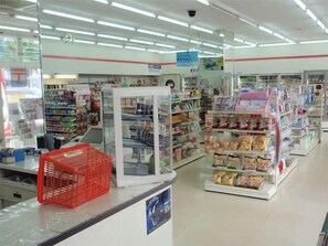 Gift shop - Business Hotel Iwagawa (Soo)