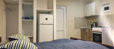 1 室のベッドルーム、WiFi (無料)