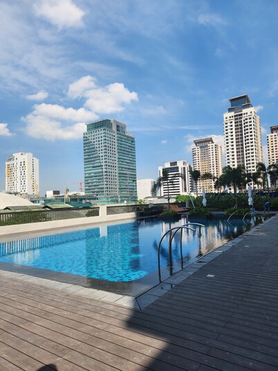 1 bedroom condo unit at Manhattan plaza Tower 1