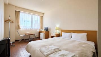 Desk, iron/ironing board, free WiFi, bed sheets