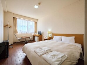 ダブルルーム 禁煙 | デスク、アイロン / アイロン台、WiFi (無料)、ベッドシーツ