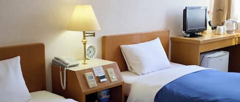 Twin Room, Non Smoking | Desk, iron/ironing board, free WiFi, bed sheets