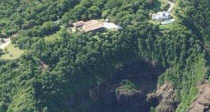 Cliff Top Château