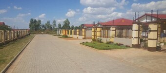 3 BEDROOMED HOUSE WITH MASTER BEDROOM ENSUITE