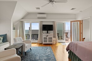 3 slaapkamers, een strijkplank/strijkijzer, gratis wifi, beddengoed