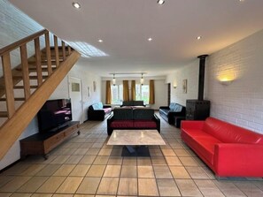 TV, fireplace - Bungalowpark Landsrade by Interhome (Gulpen)