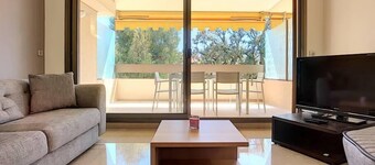 (011) A l'ombre de la Pinède