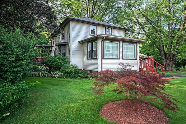 Exterior - 4 Bedroom Home Near Warren Dunes State Park (Sawyer)