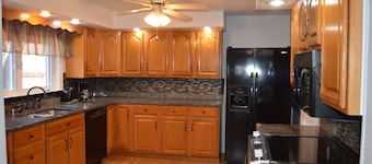 4 Bedroom Home Near Warren Dunes State Park