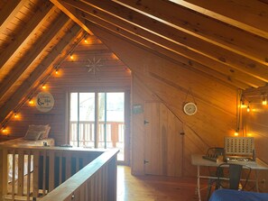 3 bedrooms, desk, travel cot, free WiFi