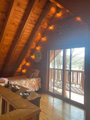 3 bedrooms, desk, travel cot, free WiFi