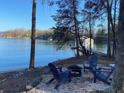 SML Lake Cabin Serenity Point: Relax, Paddle, Campfires, Sunrise Views, Unplug