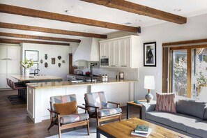 Smart TV, fireplace, offices