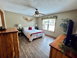 6 habitaciones, escritorio y tabla de planchar con plancha 