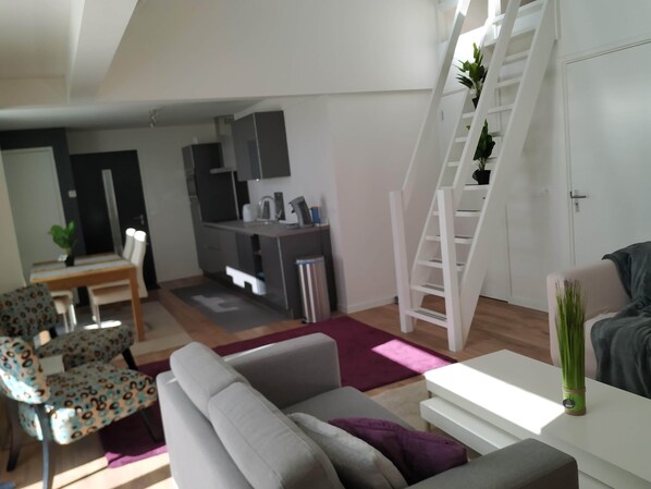 TV - Spacious Cosy Apartment in Eindhoven (NL) for Longer Stay (Eindhoven)