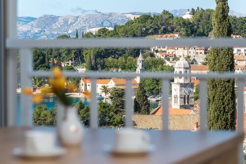 Apartments Rilovic, City and Sea view apartments