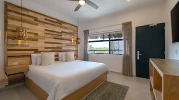 Superior Room, 1 King Bed | Free WiFi, bed sheets