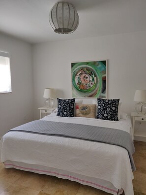 Room - Key Biscayne Apt 12 (Key Biscayne)