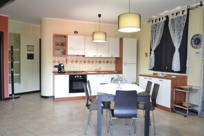 Fridge, oven, stovetop, cookware/dishes/utensils - Callimaco's Home - DE LUXE (Paestum)