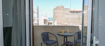 Apts Barbie- Studio 1