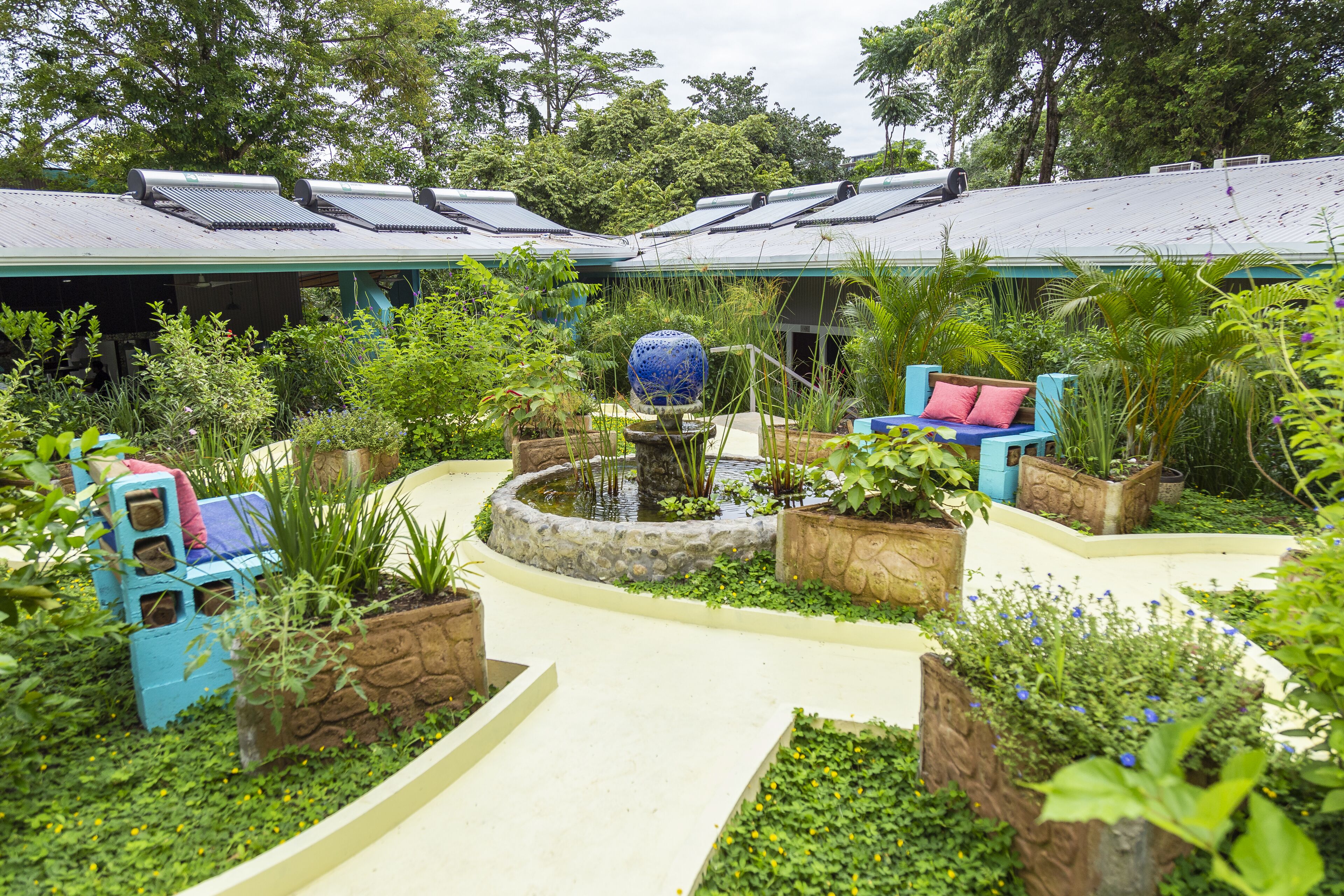 المنشأة من الخارج