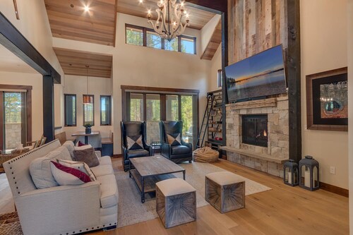 Sage Hen at Grays Crossing  - Gorgeous 4BR 4BA Home w/ Private Hot Tub