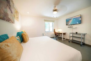 3 bedrooms, in-room safe, iron/ironing board, free WiFi