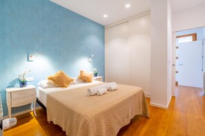 3 bedrooms, desk, iron/ironing board, travel cot - PRIM Luxury & Chic Property in the Heart of SS (Donostia)