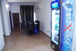 In-room dining - Kings Court Apartment (Abuja)