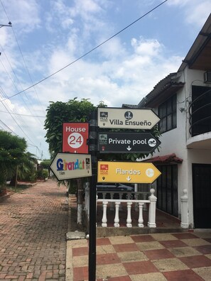 Reception - Villa Ensueño - House with Pool & Hot Tub (Flandes)