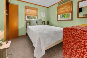2 bedrooms, iron/ironing board, free WiFi