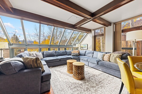 Unclassified image, 1 of 53, button