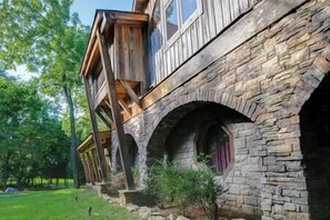 Exterior - Charming Bunkhouse at Dark Horse Estate (Franklin)