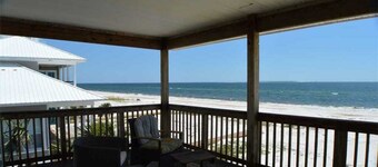 あなたが息を呑むような湾の正面図が欲しいならば、「Ah Coogee」はあなたの場所です！