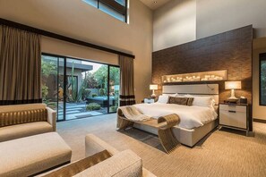 5 bedrooms, iron/ironing board, WiFi, bed sheets