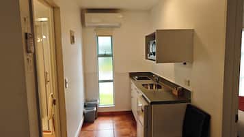One Bedroom, Family Motel Unit | Private kitchen