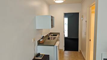 One Bedroom Motel Unit | Private kitchen