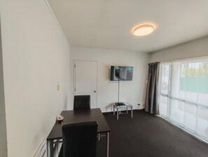 Living area - Great Lake Motel Taupo (Taupo)