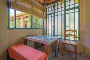 Habitación Quintuple con vista al jardín | 起居區